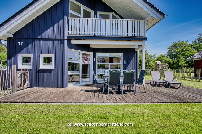 Garten mit Terrasse Ferienhaus Deichkrone