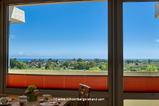 Meerblick über die Ostsee vom Esstisch