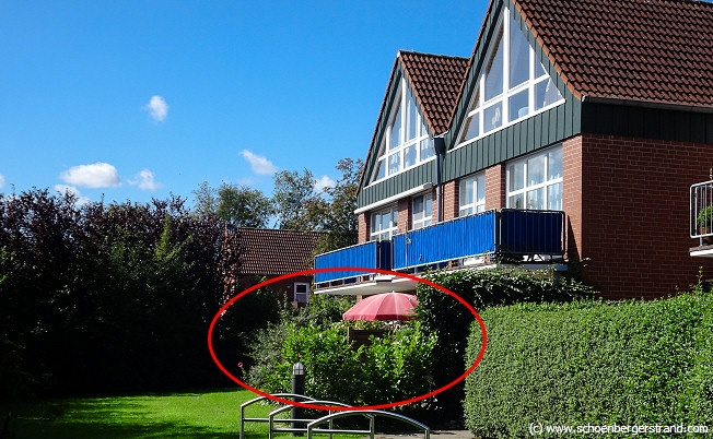 Blick auf die Ferienwohnung mit Terrasse