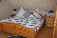 Schlafzimmer mit Doppelbett