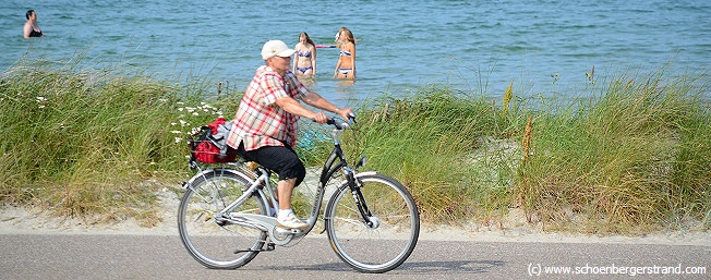 Fahrrad fahren am Schönberger Strand Ostseeküstenradweg