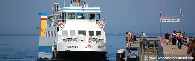 Die MS Heikendorf legt an der Seebrücke an