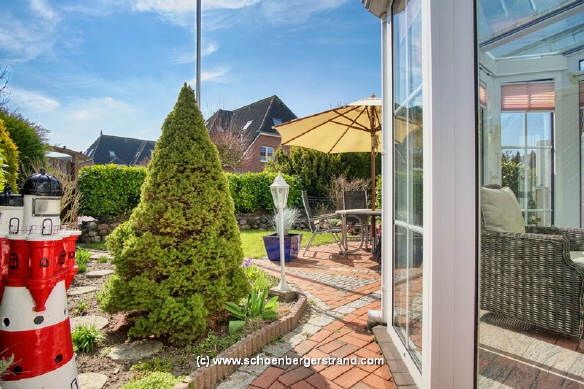 Garten und Terrasse Ferienhaus "Kogge" am Schönberger Strand