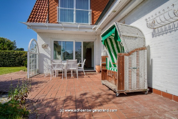Terrasse mit Strandkorb