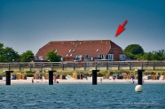 Blick von der Ostsee auf das Appartementhaus