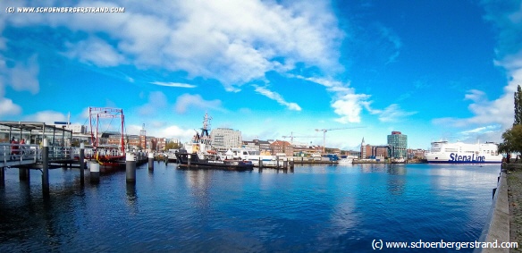 Blick in den Kieler Hafen von der Hörn Brücke