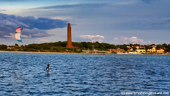 Kitesurfer vor Laboe