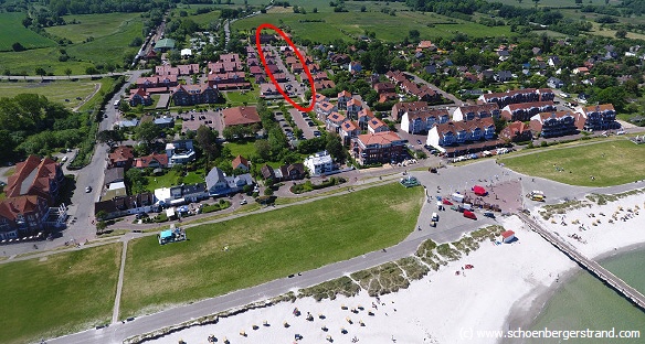 Blick von der Ostsee auf den Seebrückenweg